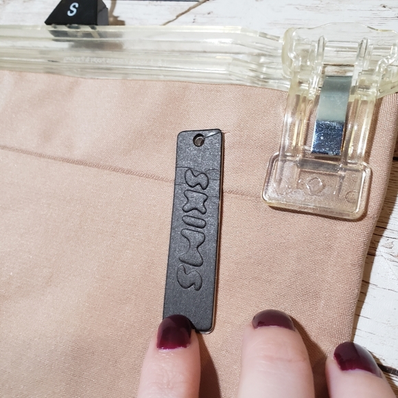 SKIMS Clay Sculpting High Waist Thong NWT Tan Shapewear Kim Kardashian - Picture 6 of 10